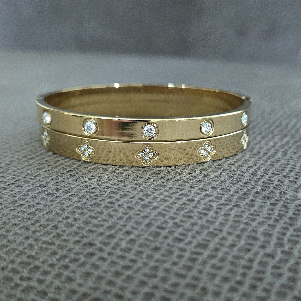 Set of Two✌️ Hinged Bangle Bracelets with Bezel Set Cubic Zirconias - NWOT - Picture 3 of 15